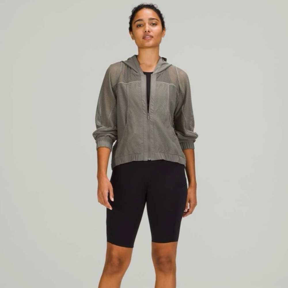 NWT Lululemon Relaxed Fit Mesh Jacket Grey Sage Size 10